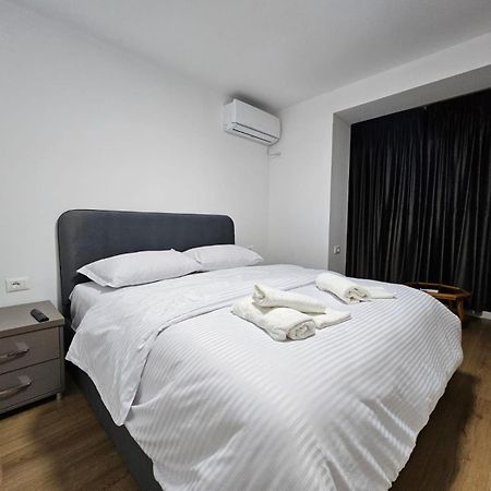 Elois Luxury Apartment Tirana Exteriör bild