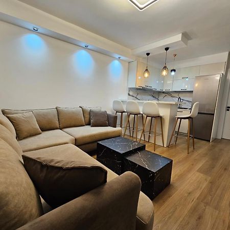 Elois Luxury Apartment Tirana Exteriör bild