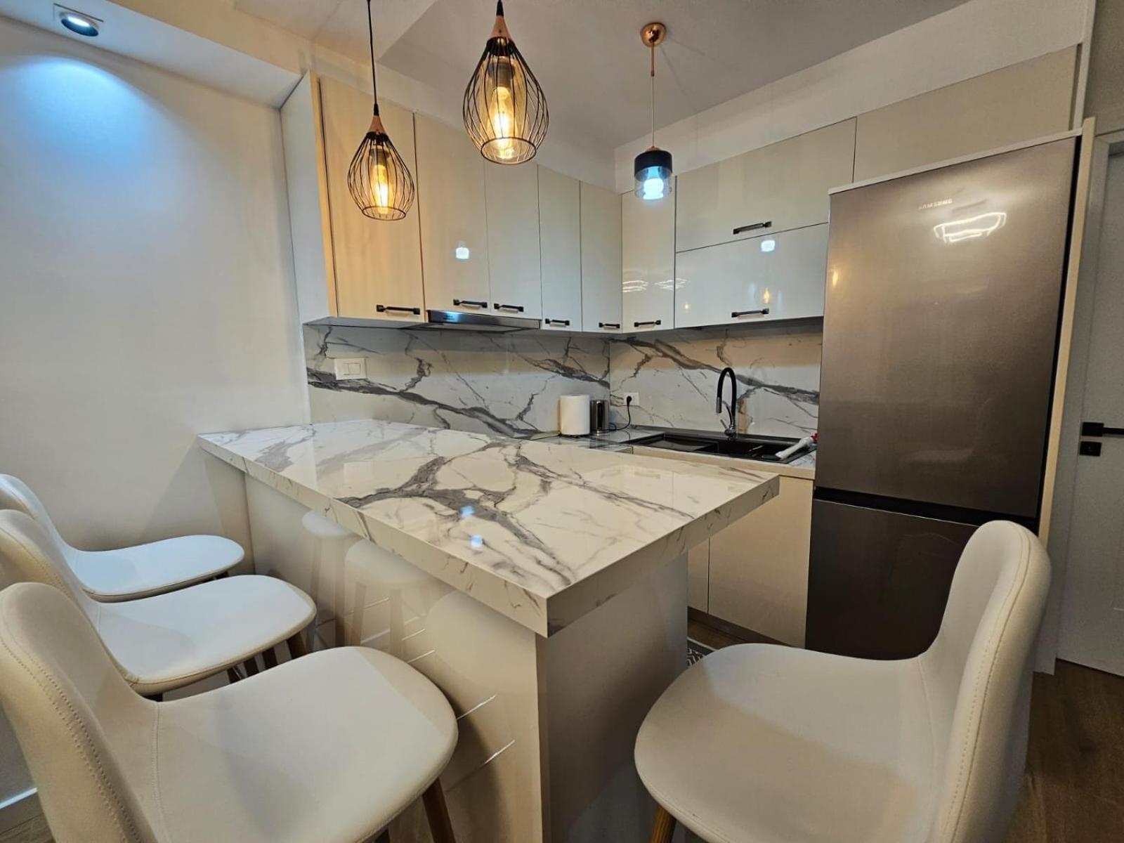 Elois Luxury Apartment Tirana Exteriör bild