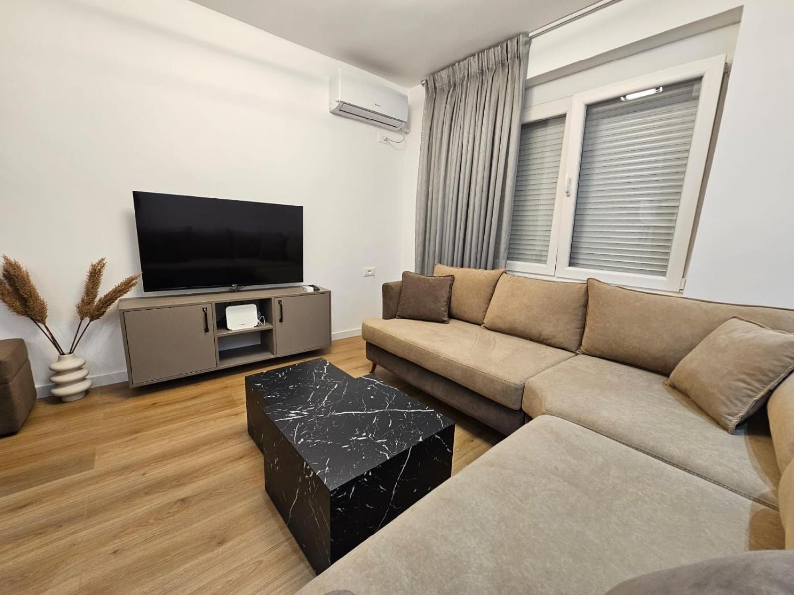 Elois Luxury Apartment Tirana Exteriör bild